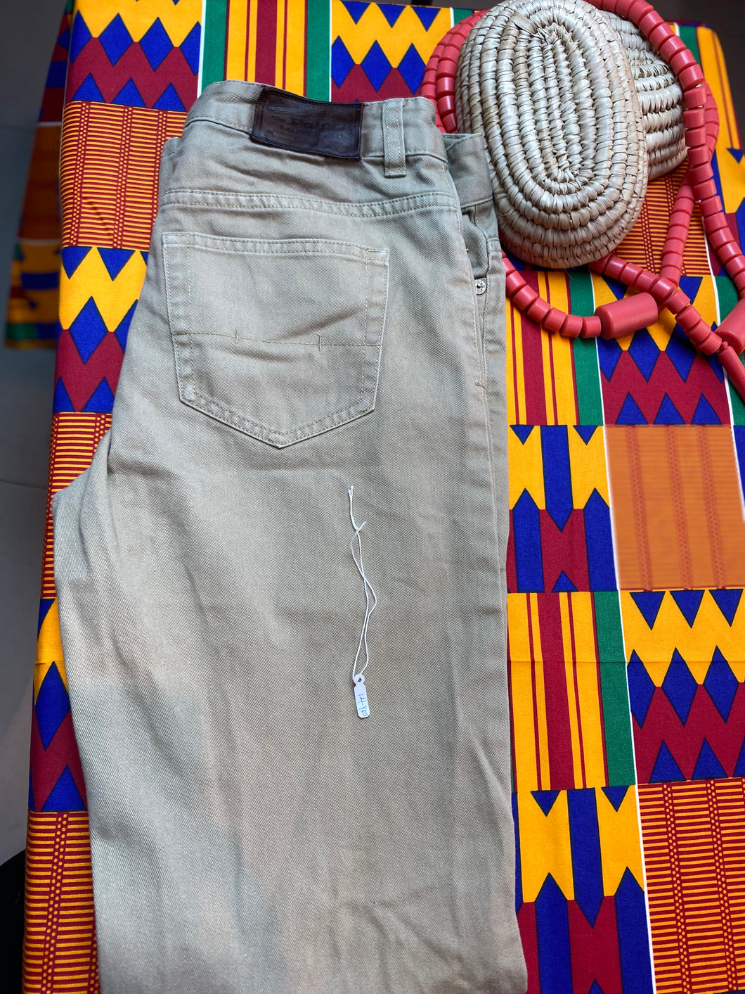 Men Grey Tapered Fit Mid-Rise Clean Look Jeans